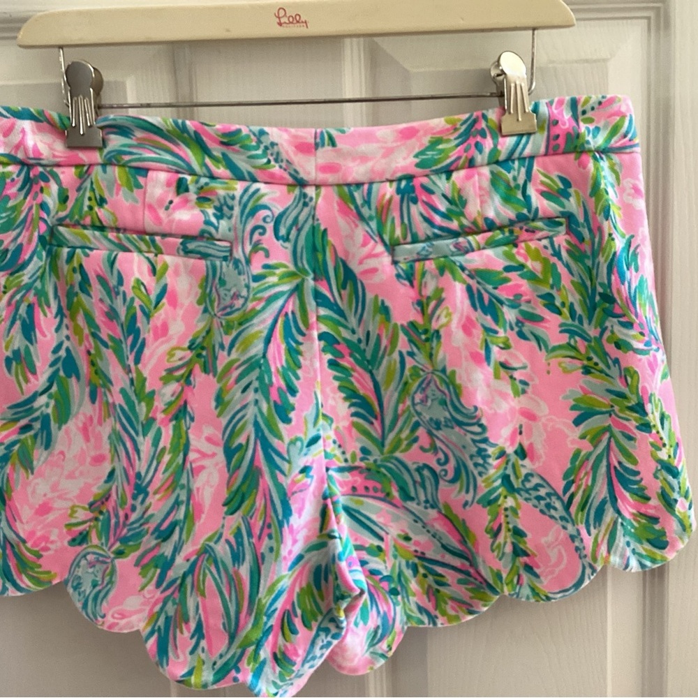 Lilly Pulitzer Pink Floral Scallop Hem Shorts Adorable - Picture 3 of 6